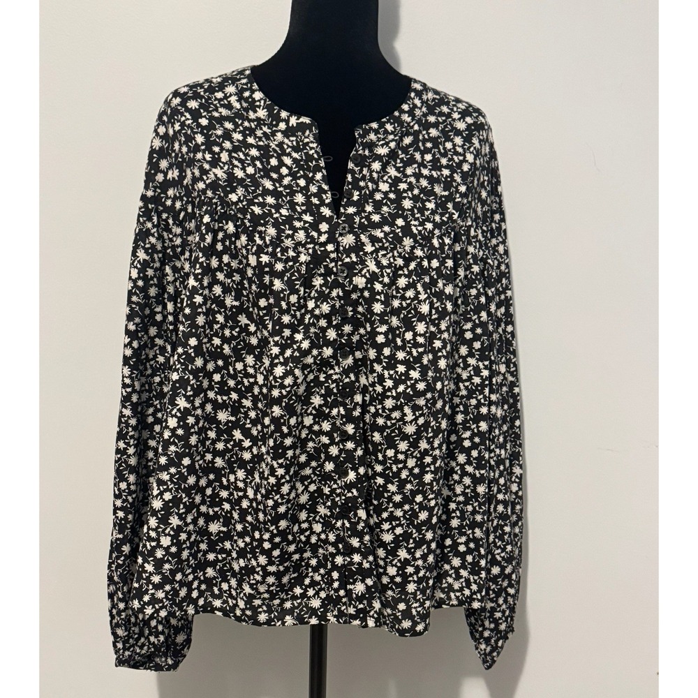 Scoop White And Black Floral Blouse Size Large W/Bishop Sleeves